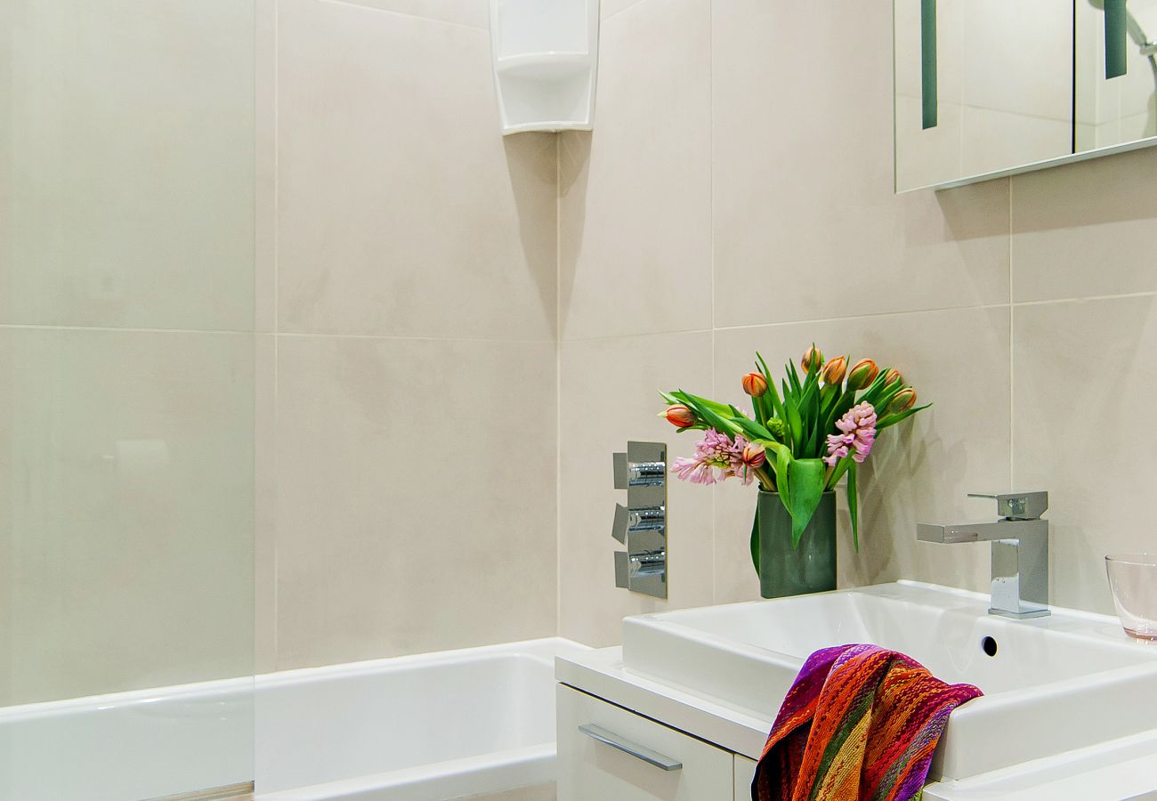 Apartment in London - Madison Hill - White Hill House 1 - 1 bedroom flat 