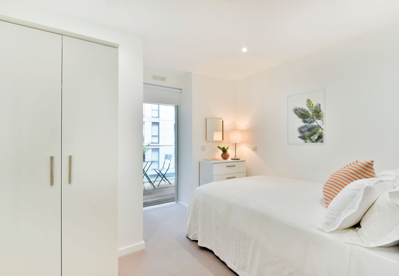 Apartment in London - Madison Hill - Clapham South 1 - Two bedroom flat 