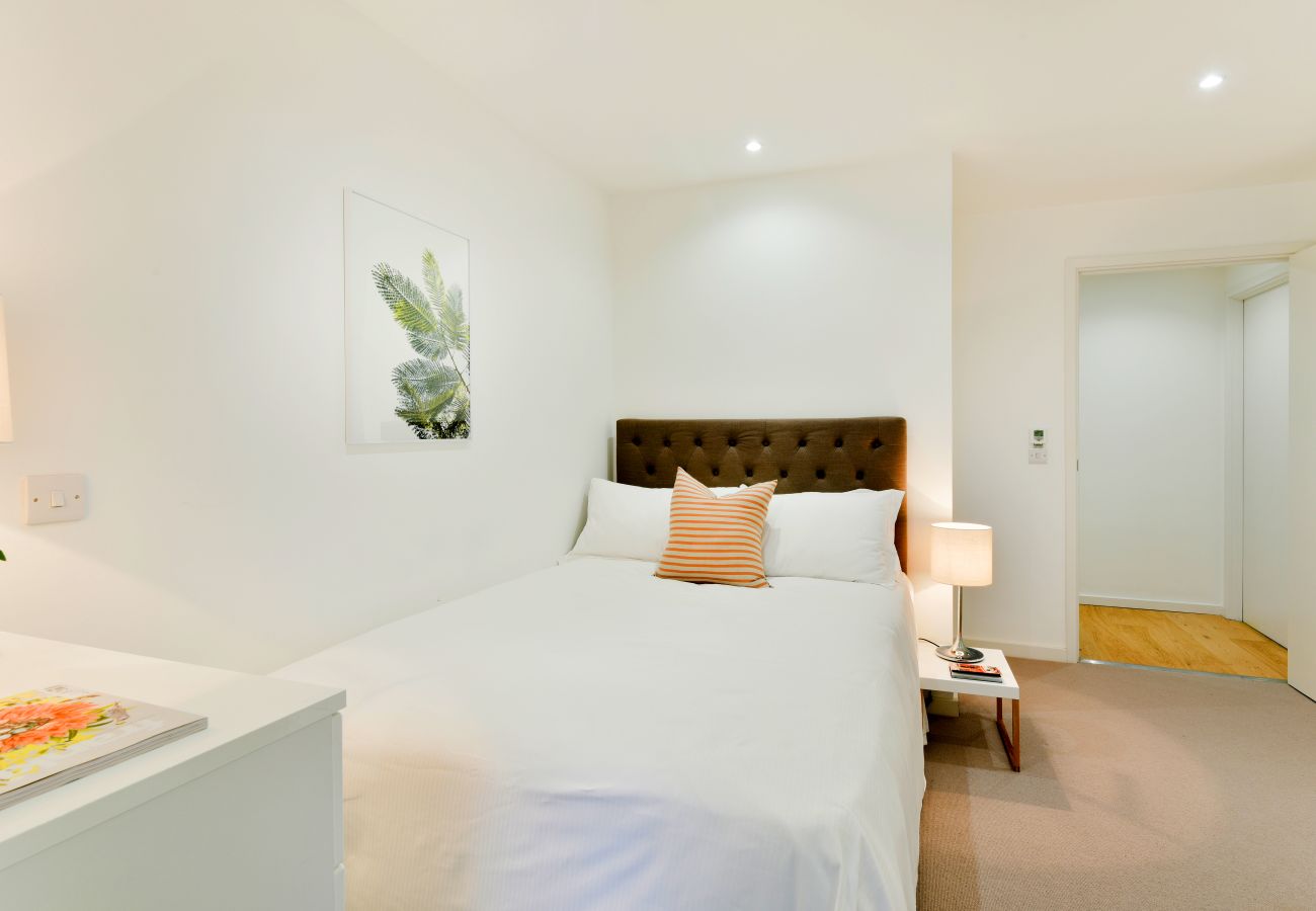 Apartment in London - Madison Hill - Clapham South 1 - Two bedroom flat 