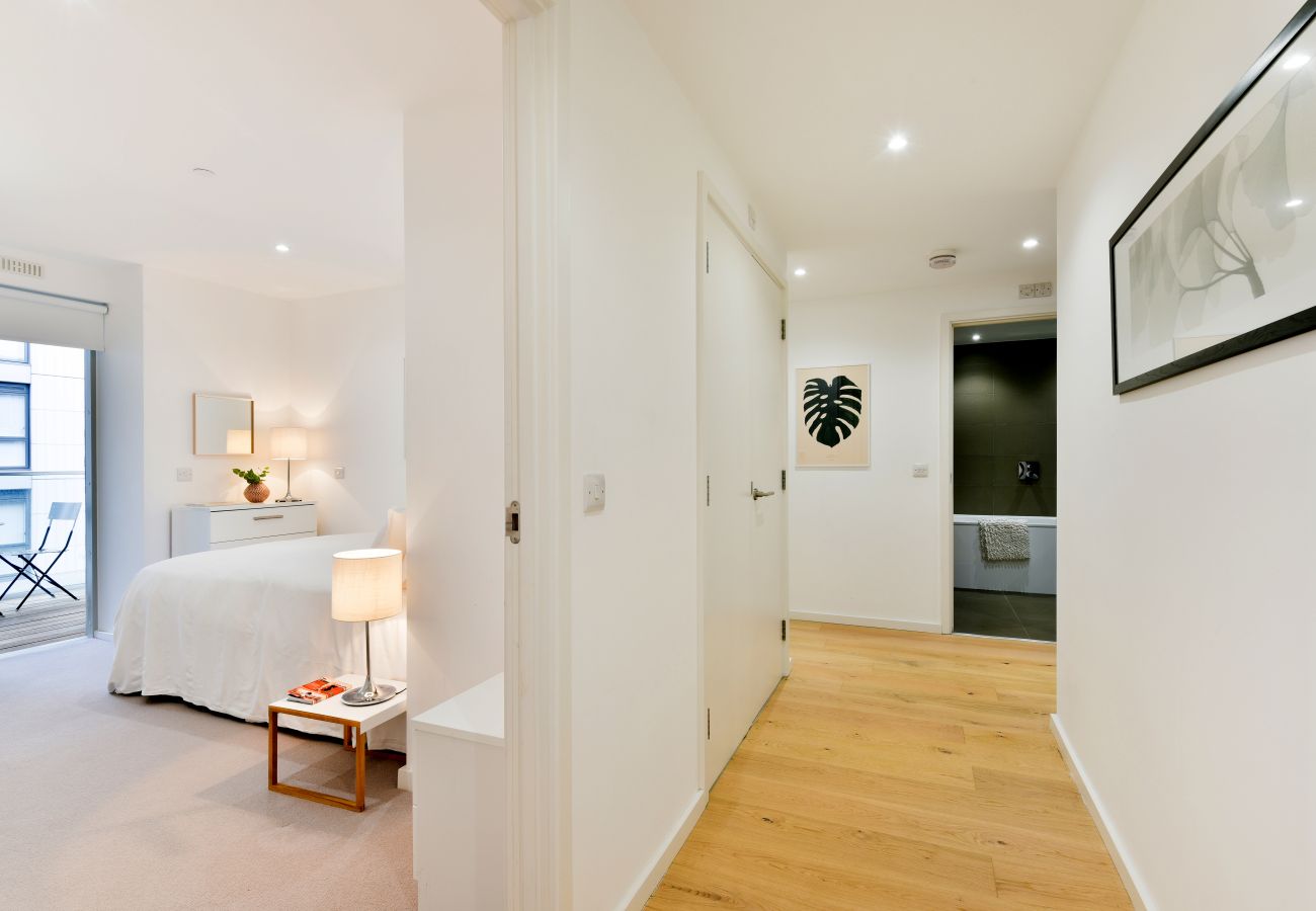 Apartment in London - Madison Hill - Clapham South 1 - Two bedroom flat 