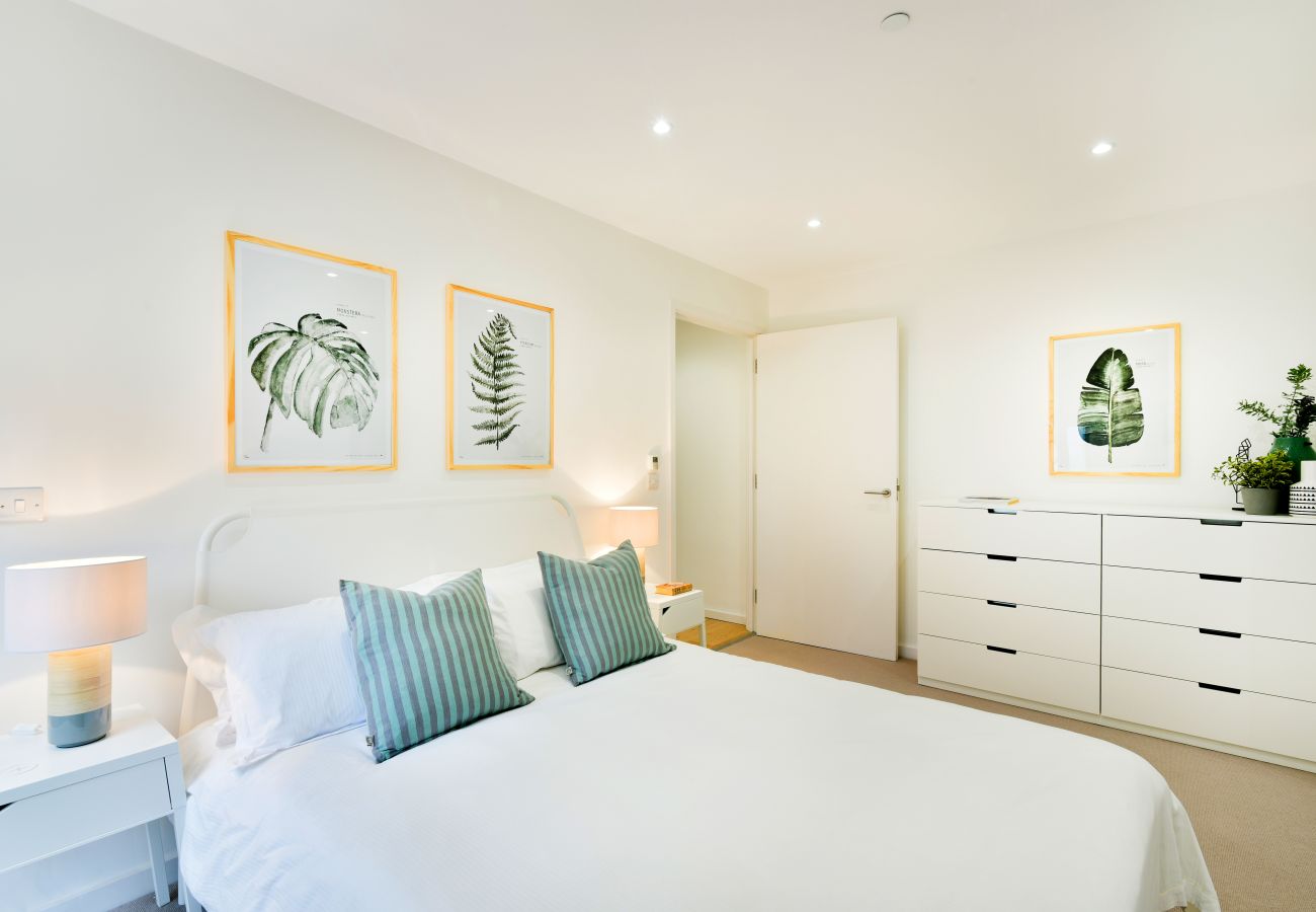 Apartment in London - Madison Hill - Clapham South 1 - Two bedroom flat 