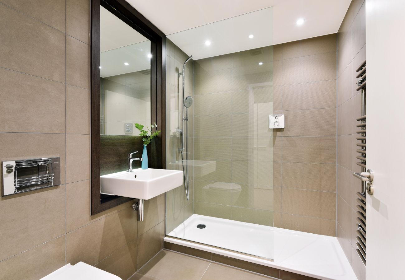 Apartment in London - Madison Hill - Clapham South 1 - Two bedroom flat 