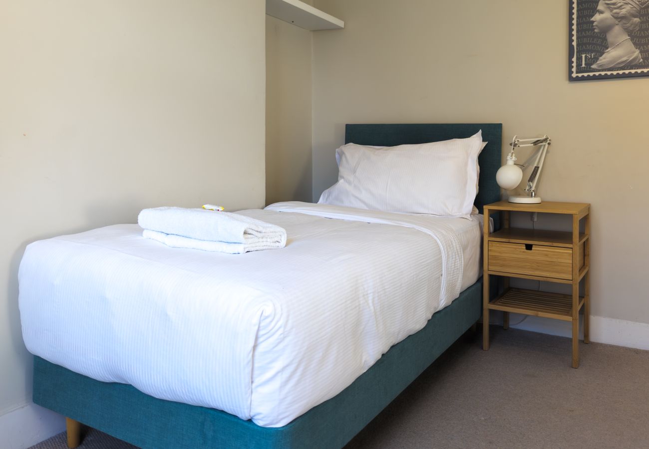 Apartment in London - Madison Hill - Fernlea View 4 - Two bedroom flat 