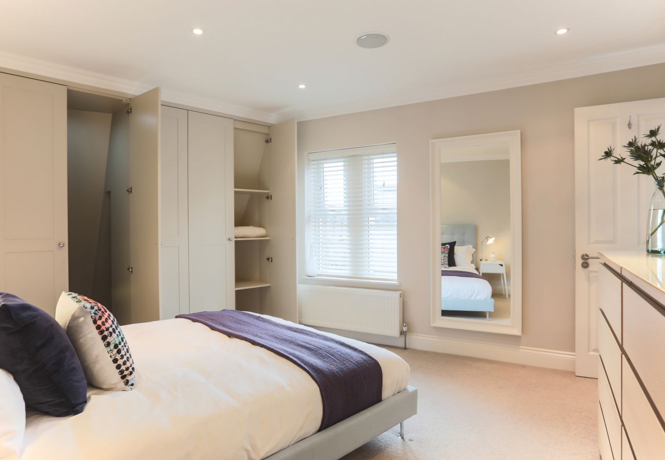 Apartment in London - Madison Hill - White Hill House 5 - 3 bedroom flat 