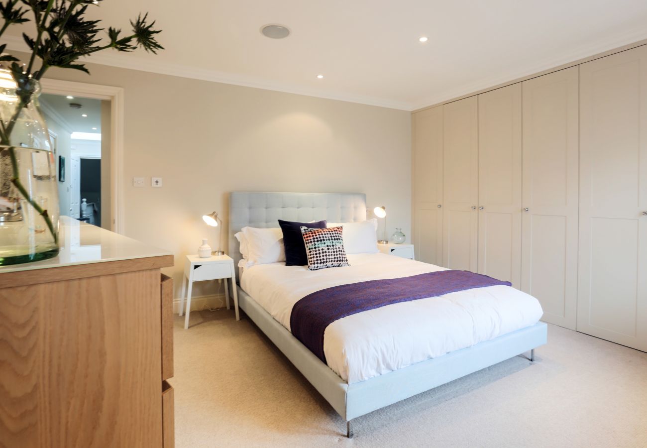 Apartment in London - Madison Hill - White Hill House 5 - 3 bedroom flat 