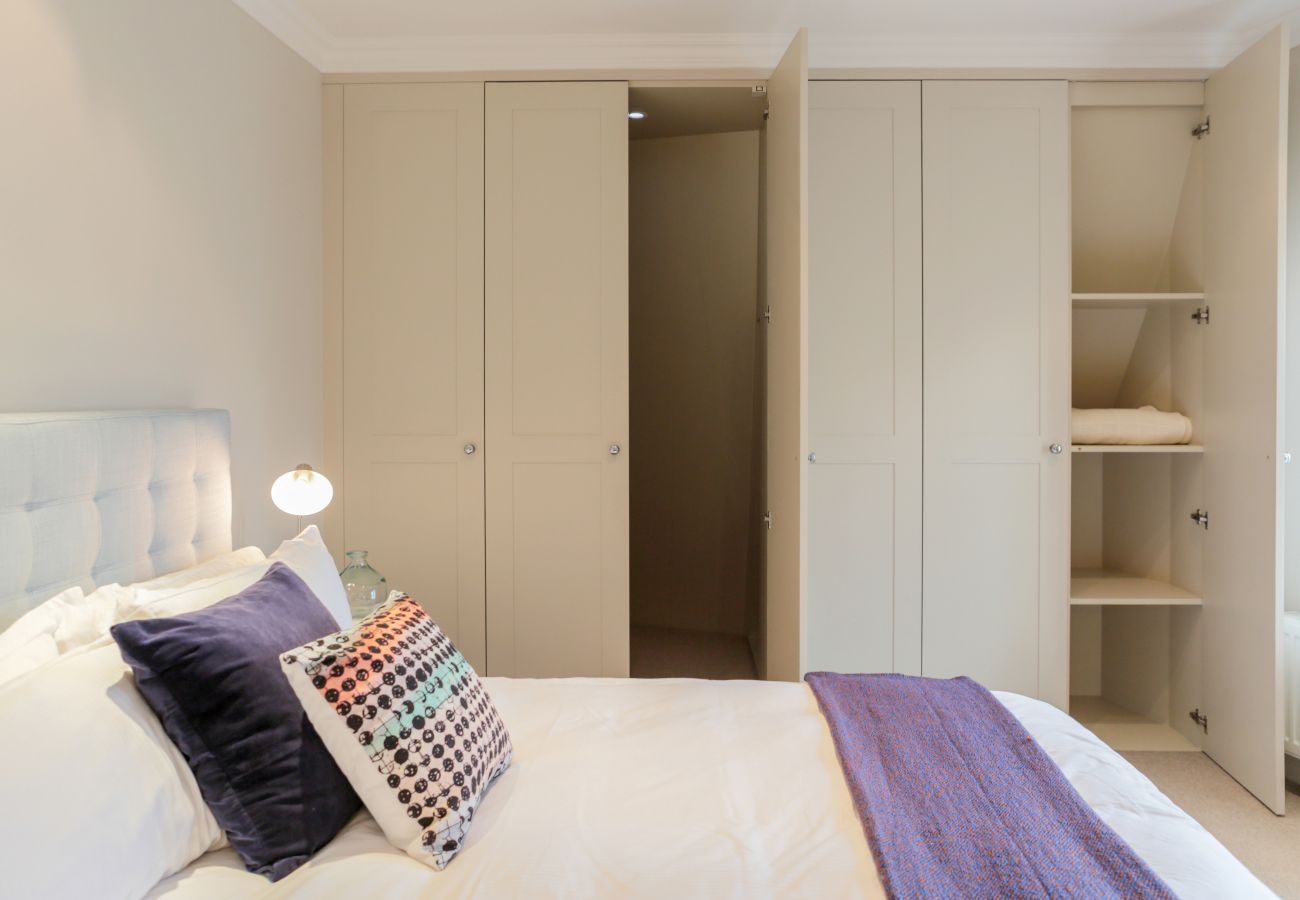 Apartment in London - Madison Hill - White Hill House 5 - 3 bedroom flat 