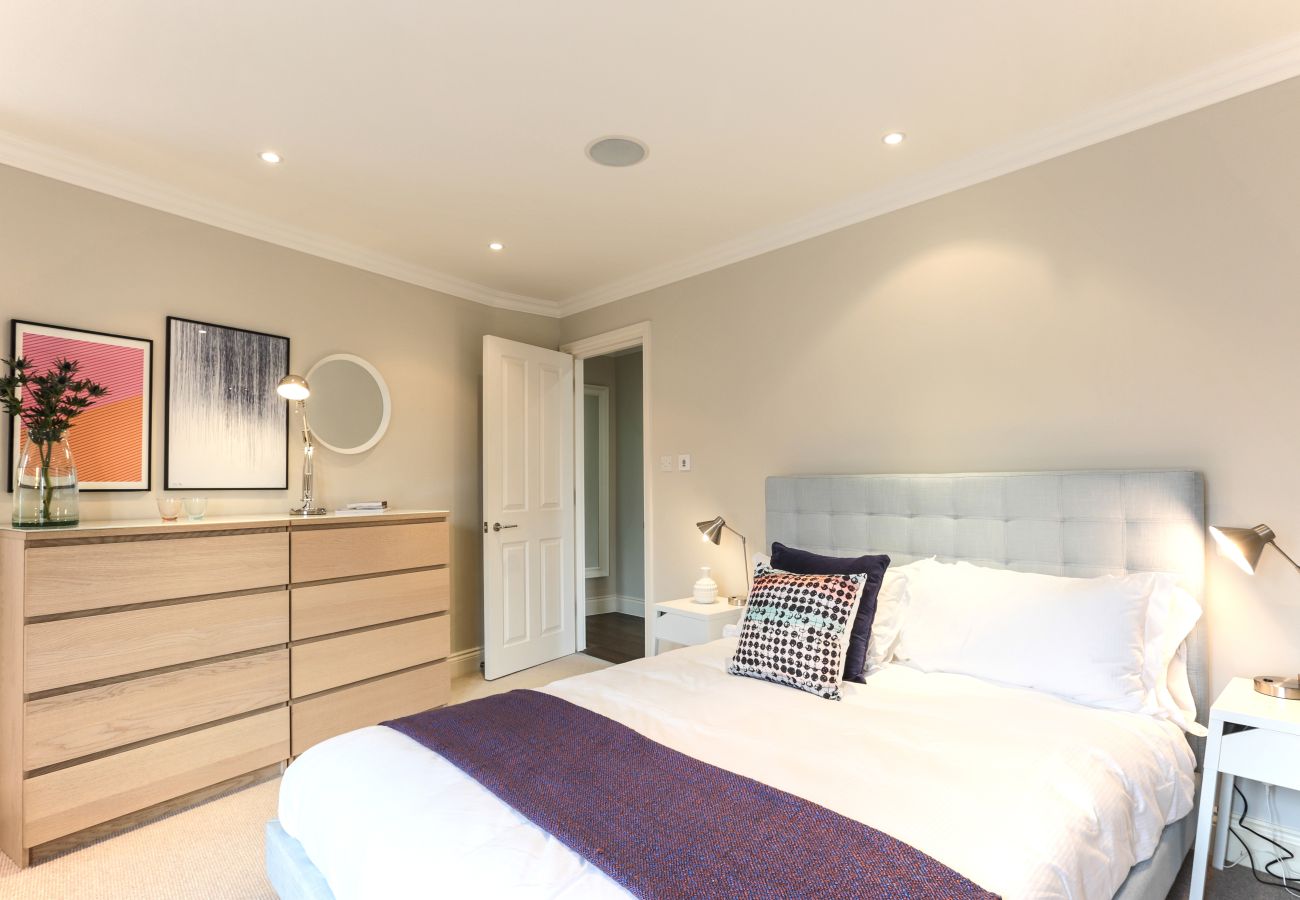 Apartment in London - Madison Hill - White Hill House 5 - 3 bedroom flat 