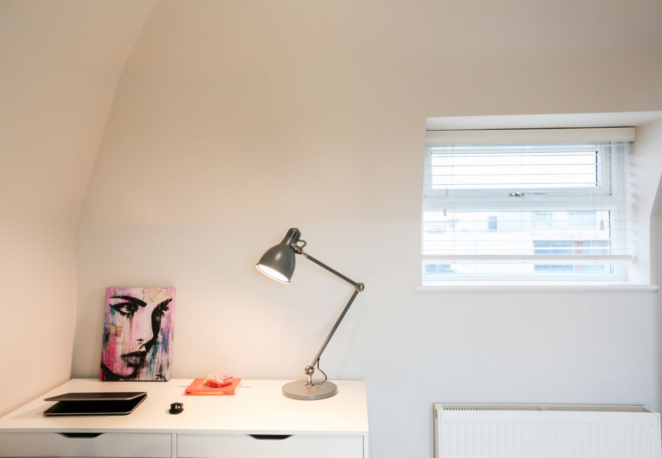 Apartment in London - Madison Hill - White Hill House 5 - 3 bedroom flat 