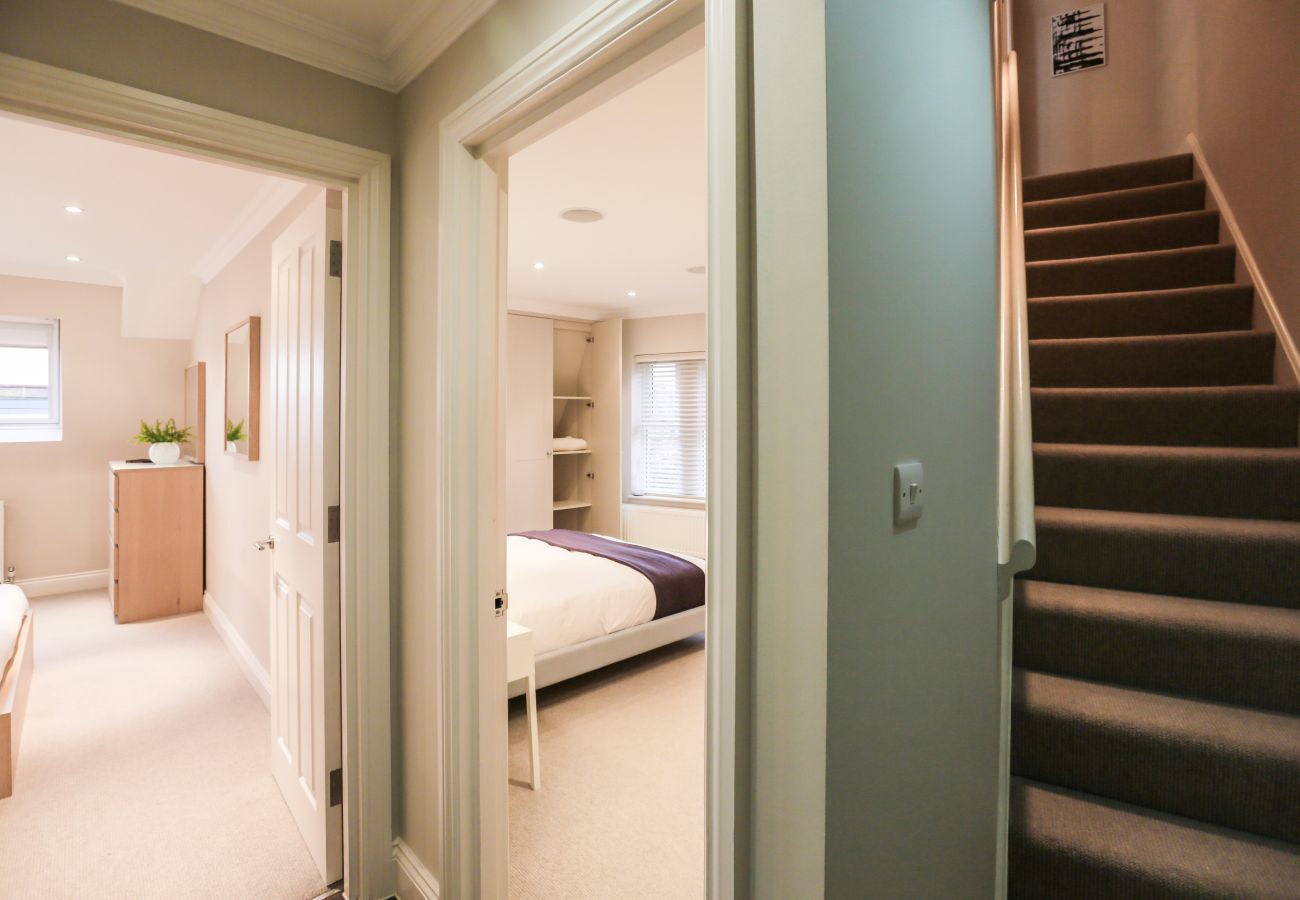 Apartment in London - Madison Hill - White Hill House 5 - 3 bedroom flat 