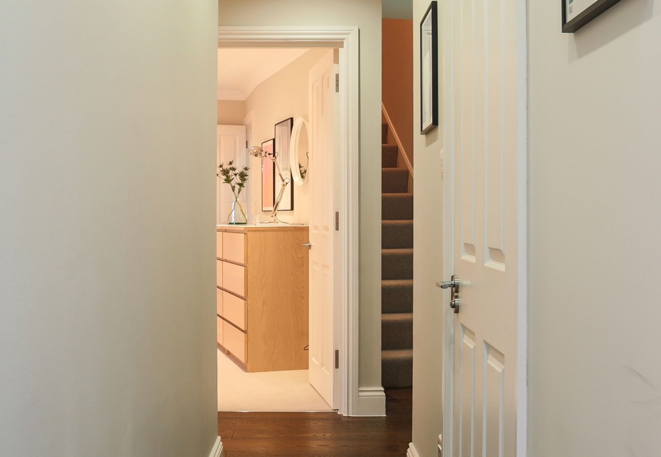 Apartment in London - Madison Hill - White Hill House 5 - 3 bedroom flat 