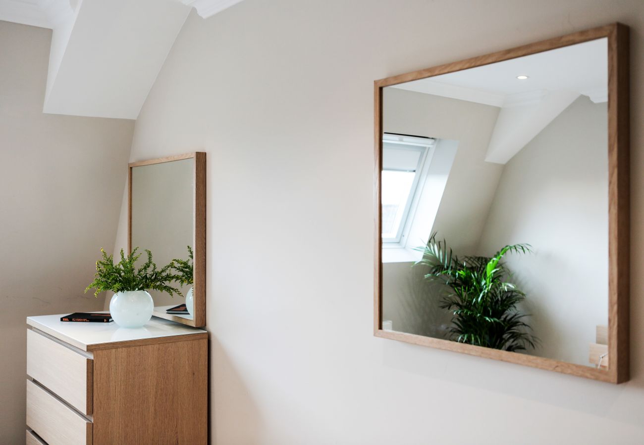 Apartment in London - Madison Hill - White Hill House 5 - 3 bedroom flat 