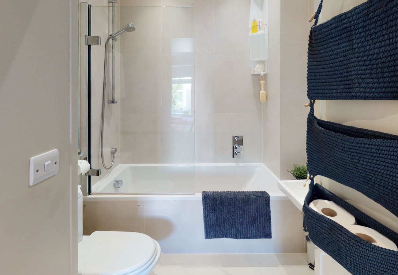 Apartment in London - Madison Hill - White Hill House 4 - 2 bedroom flat 