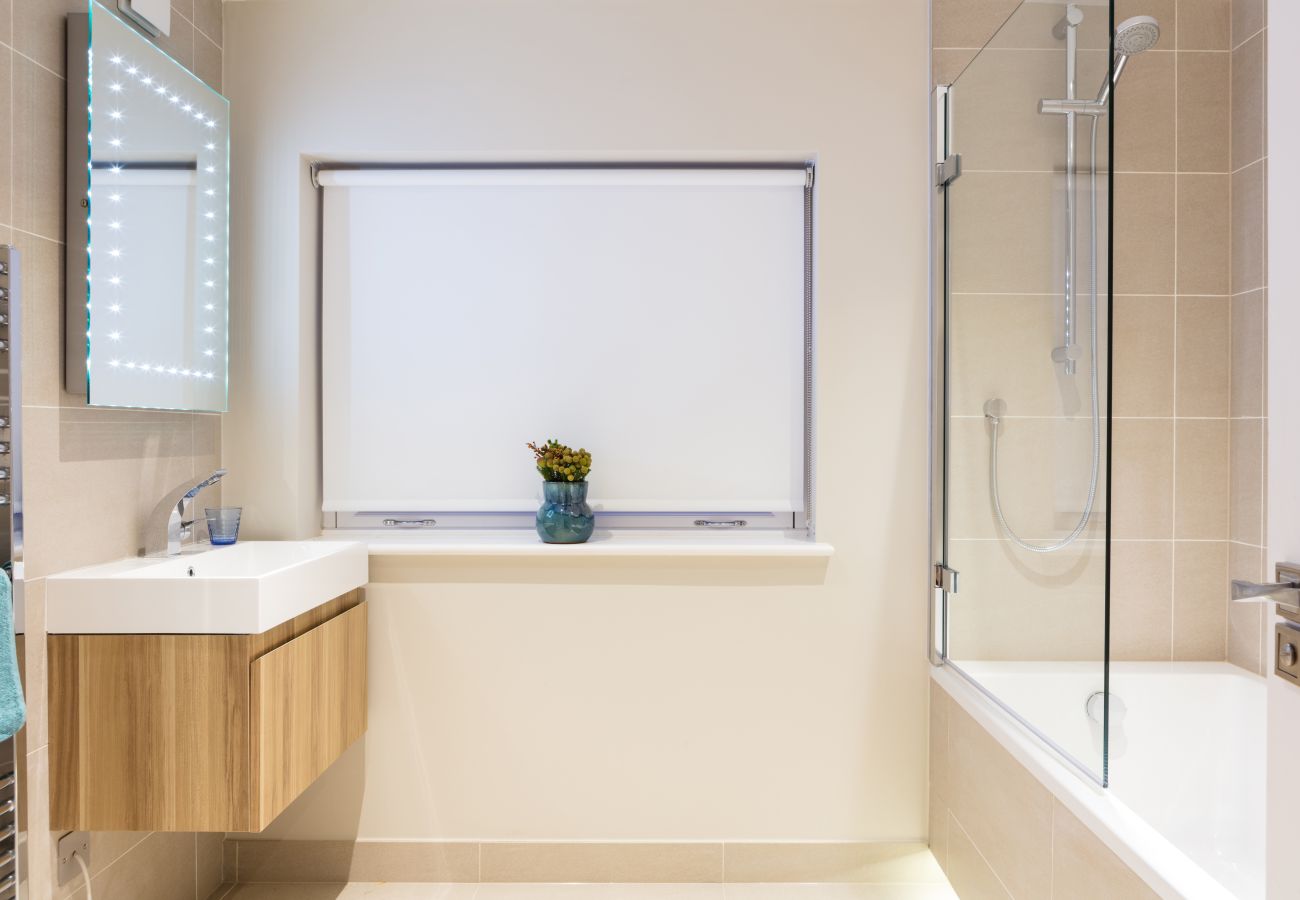 Apartment in London - Madison Hill - Byrne Garden 1 - 2 Bed Flat