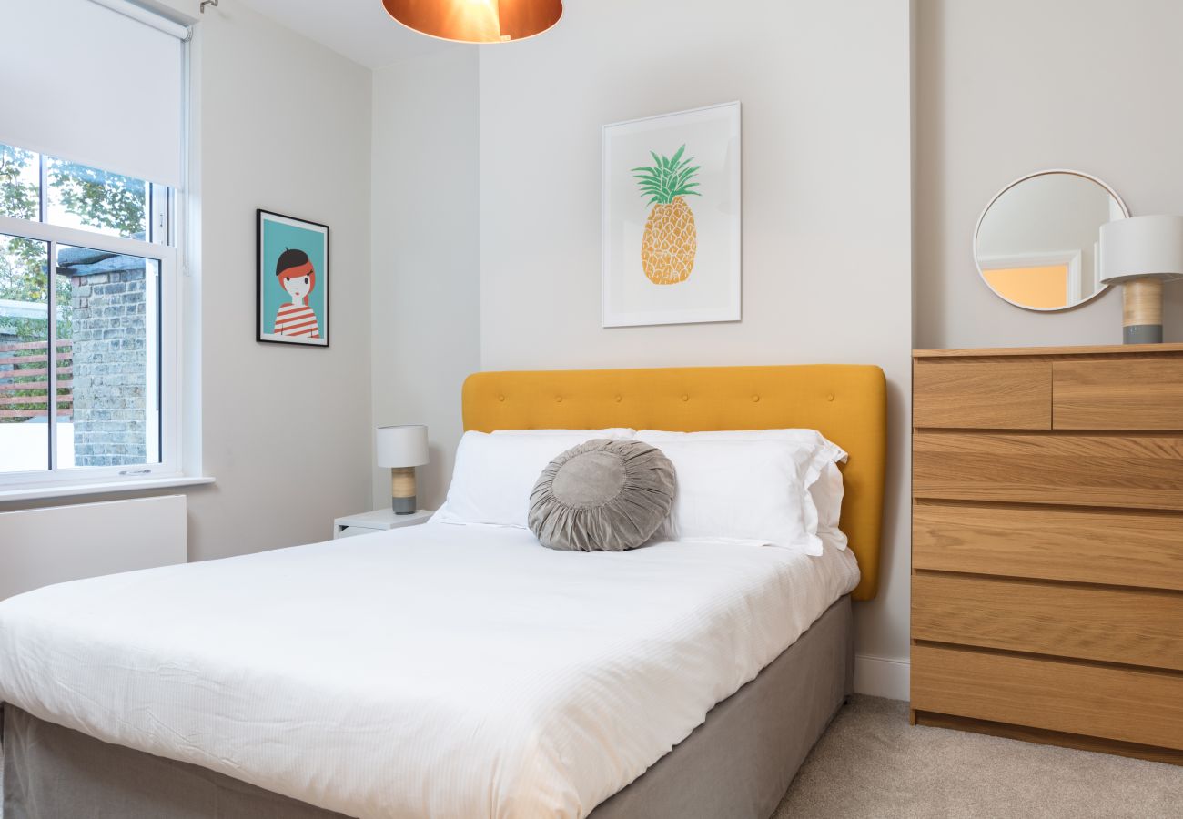Apartment in London - Madison Hill - Byrne Garden 1 - 2 Bed Flat
