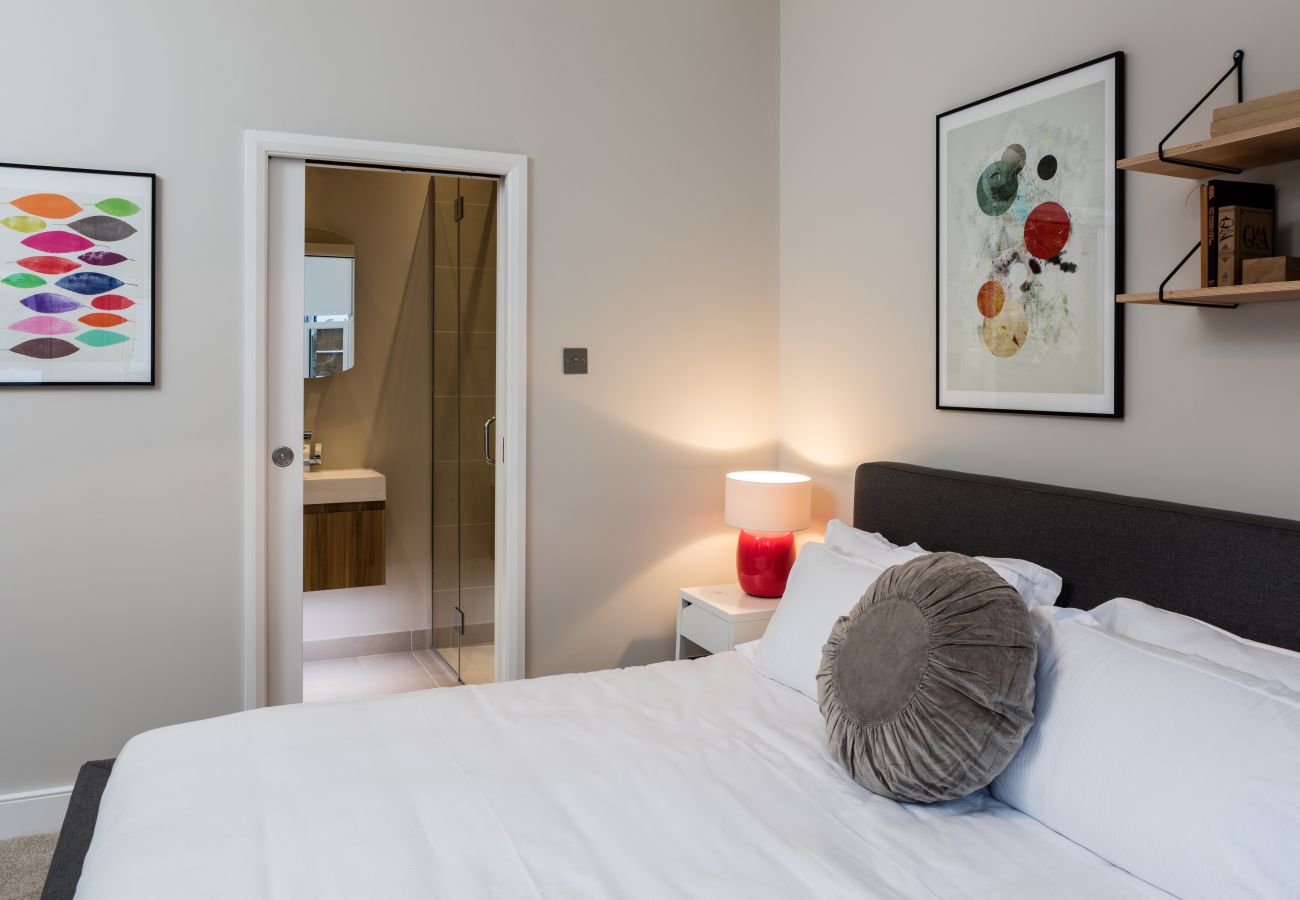 Apartment in London - Madison Hill - Byrne Garden 1 - 2 Bed Flat