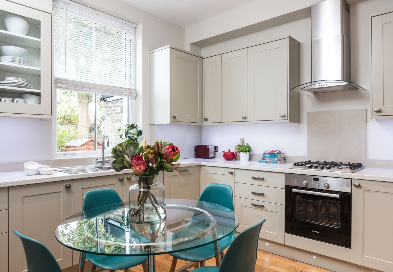 Apartment in London - Madison Hill - Byrne Garden 1 - 2 Bed Flat